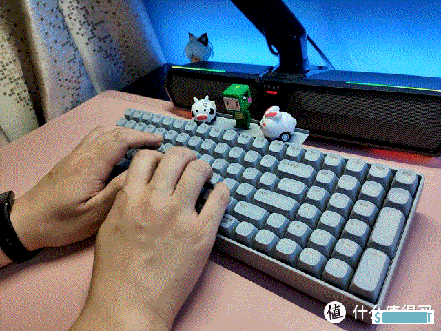 辉煌只能靠自己 篇七十六:这次全面精彩!Lofree洛斐小翘百键“水泥灰”键盘深度体验 辉煌只能靠自己 篇七十六:这次全面精彩!Lofree洛斐小翘百键“水泥灰”键盘深度体验