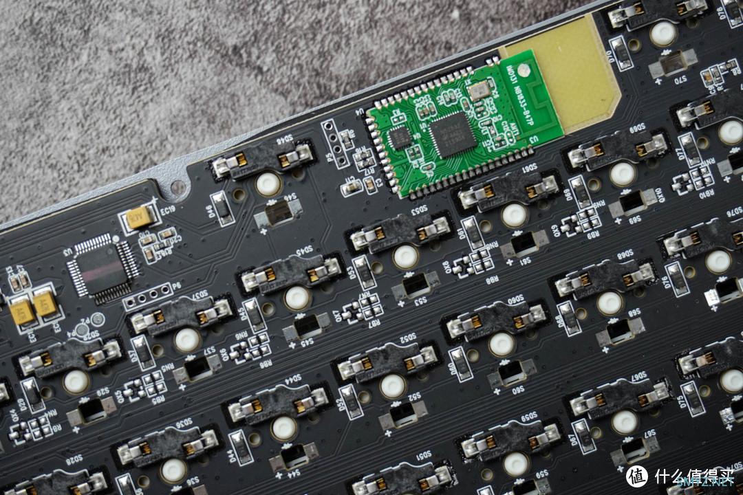 辉煌只能靠自己 篇七十六:这次全面精彩!Lofree洛斐小翘百键“水泥灰”键盘深度体验 辉煌只能靠自己 篇七十六:这次全面精彩!Lofree洛斐小翘百键“水泥灰”键盘深度体验