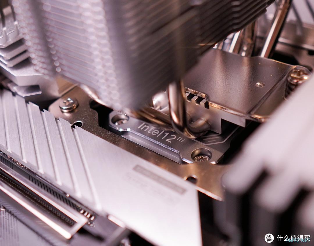 软硬件杂谈 篇一百一十四:12代处理器容易弯?对扣具的解决方案实测给你看! 软硬件杂谈 篇一百一十四:12代处理器容易弯?对扣具的解决方案实测给你看!
