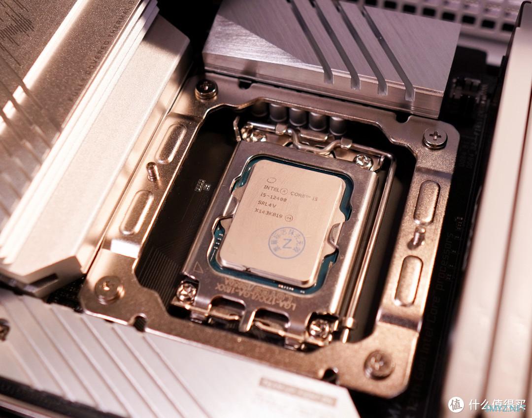 软硬件杂谈 篇一百一十四:12代处理器容易弯?对扣具的解决方案实测给你看! 软硬件杂谈 篇一百一十四:12代处理器容易弯?对扣具的解决方案实测给你看!