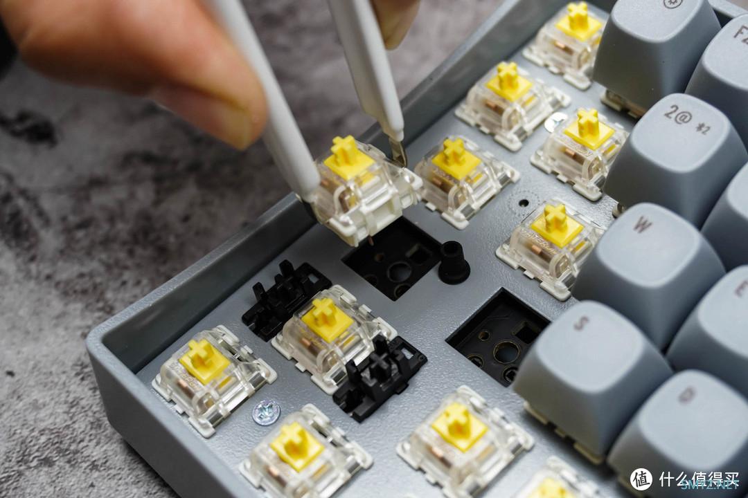 辉煌只能靠自己 篇七十六:这次全面精彩!Lofree洛斐小翘百键“水泥灰”键盘深度体验 辉煌只能靠自己 篇七十六:这次全面精彩!Lofree洛斐小翘百键“水泥灰”键盘深度体验