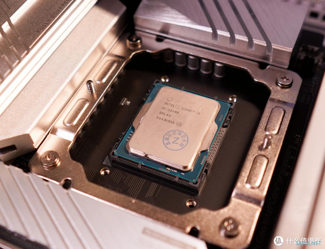 软硬件杂谈 篇一百一十四:12代处理器容易弯?对扣具的解决方案实测给你看! 软硬件杂谈 篇一百一十四:12代处理器容易弯?对扣具的解决方案实测给你看!