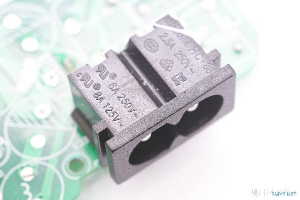 拆解报告：IDMIX大麦65W 2A2C四口桌面充P65 Pro