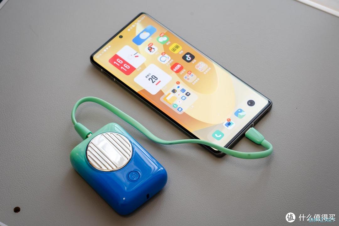 假期充电计划，移速Q10 Pro双向快充充电宝上手，好看便携充电还快