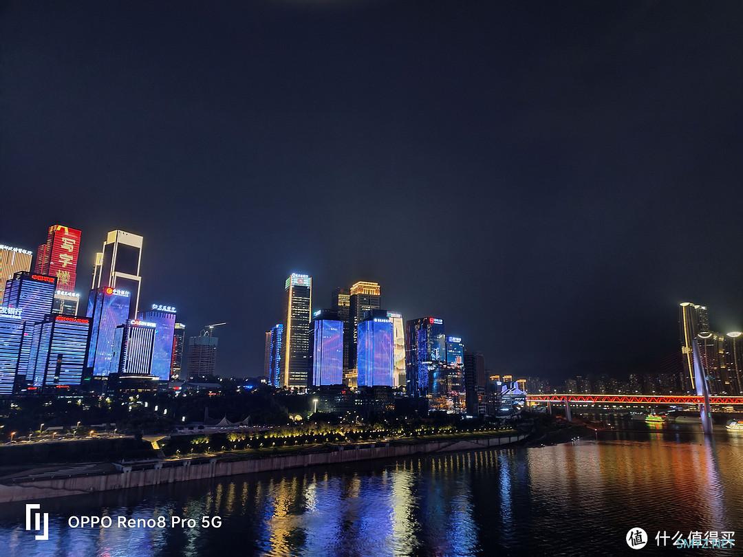 旗舰级影像体验，OPPO Reno8 Pro 夜景随拍