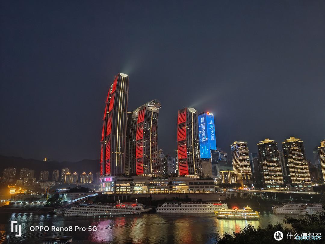 旗舰级影像体验，OPPO Reno8 Pro 夜景随拍