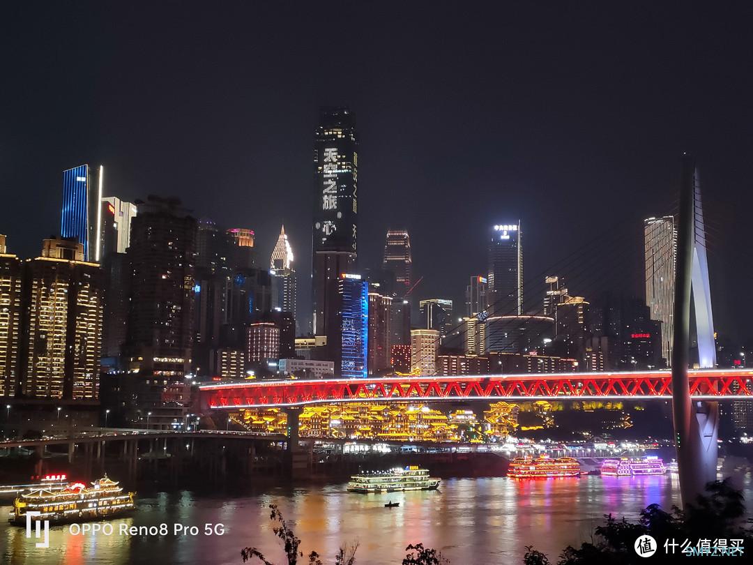 旗舰级影像体验，OPPO Reno8 Pro 夜景随拍