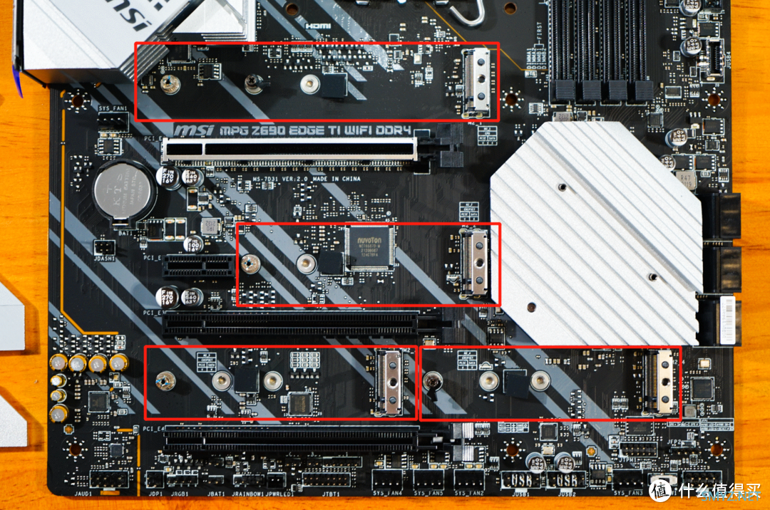 高速M.2 SSD散热比拼：硬盘自带与主板自带的散热片，谁性能更好？