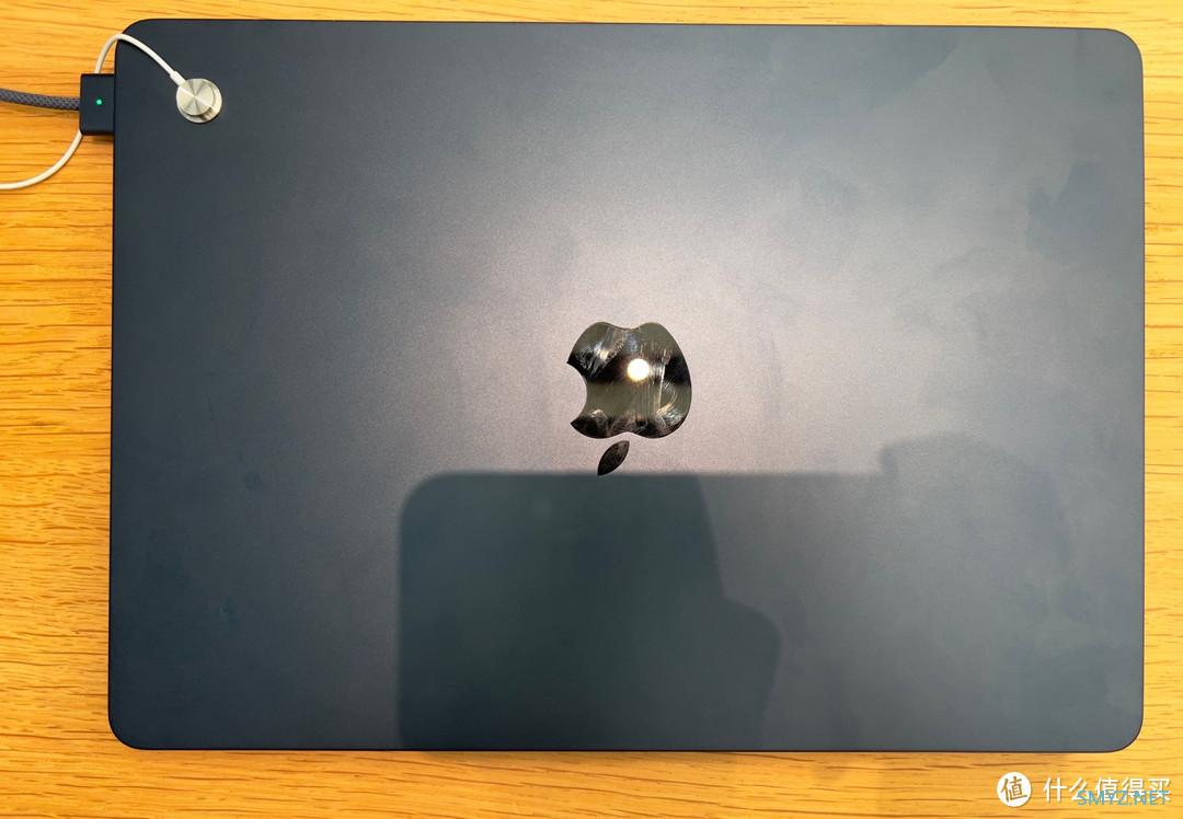 体验到M2 MacBook Air真机：轻薄本苹果已经通关了，对手还在新手村