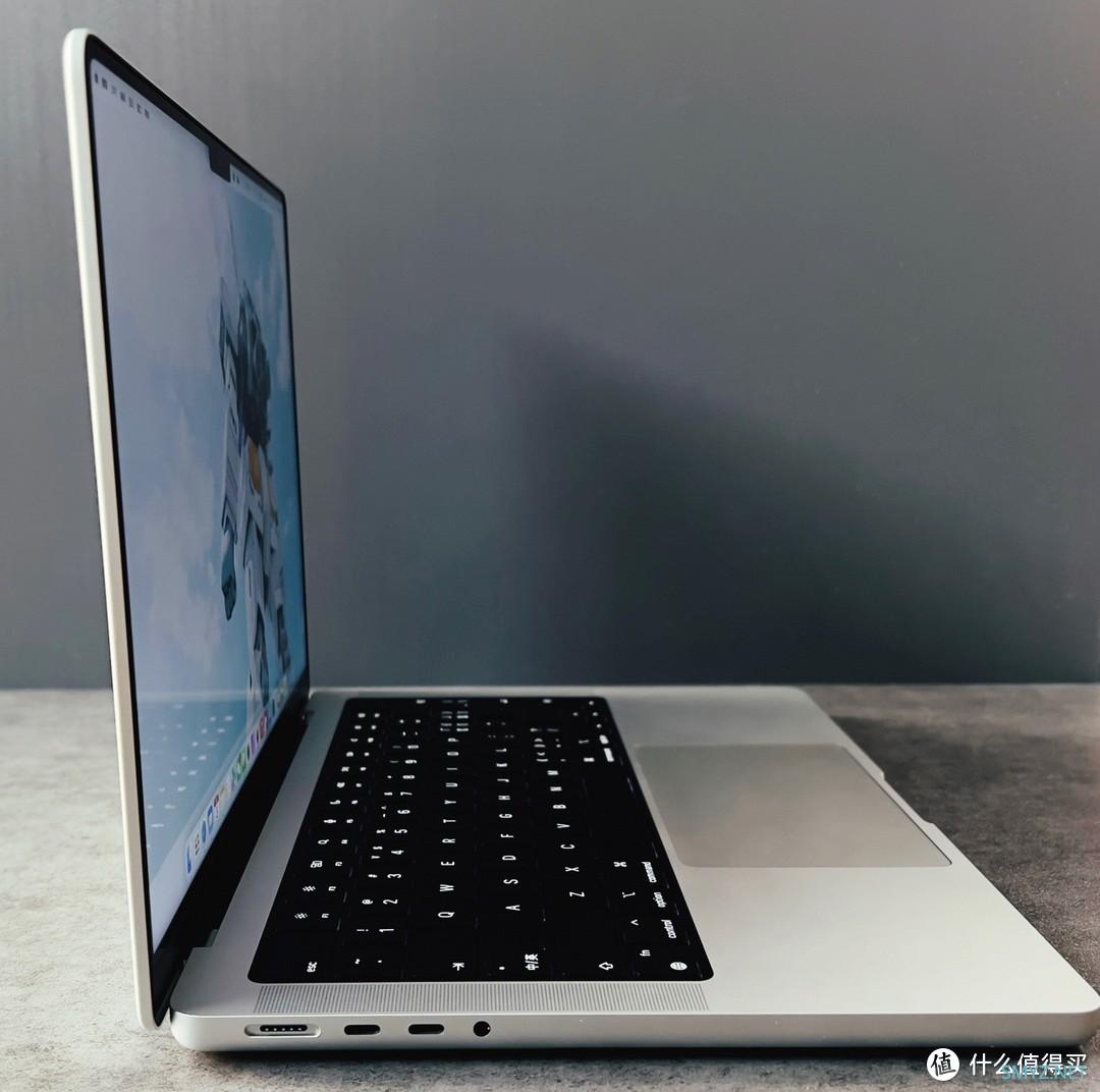 体验到M2 MacBook Air真机：轻薄本苹果已经通关了，对手还在新手村