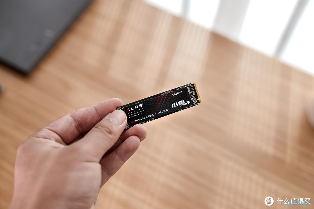 性价比超高的PCIe 4.0固态硬盘「PNY CS 3040」