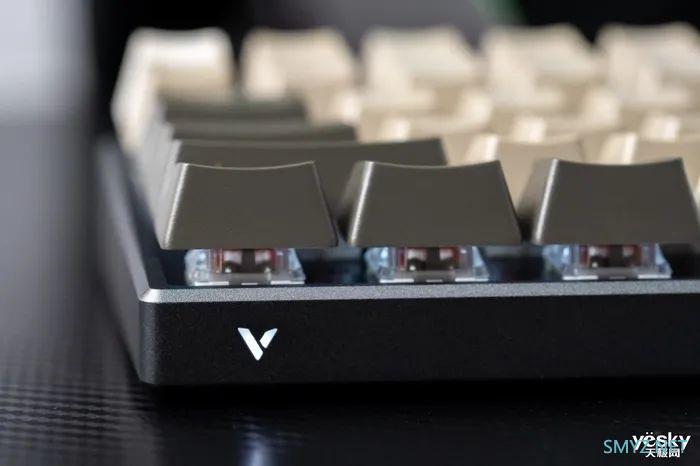 雷柏V700-8A多模式机械键盘评测：质感出众+紧凑布局
