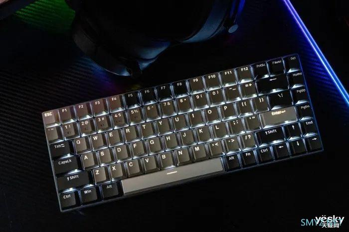 雷柏V700-8A多模式机械键盘评测：质感出众+紧凑布局