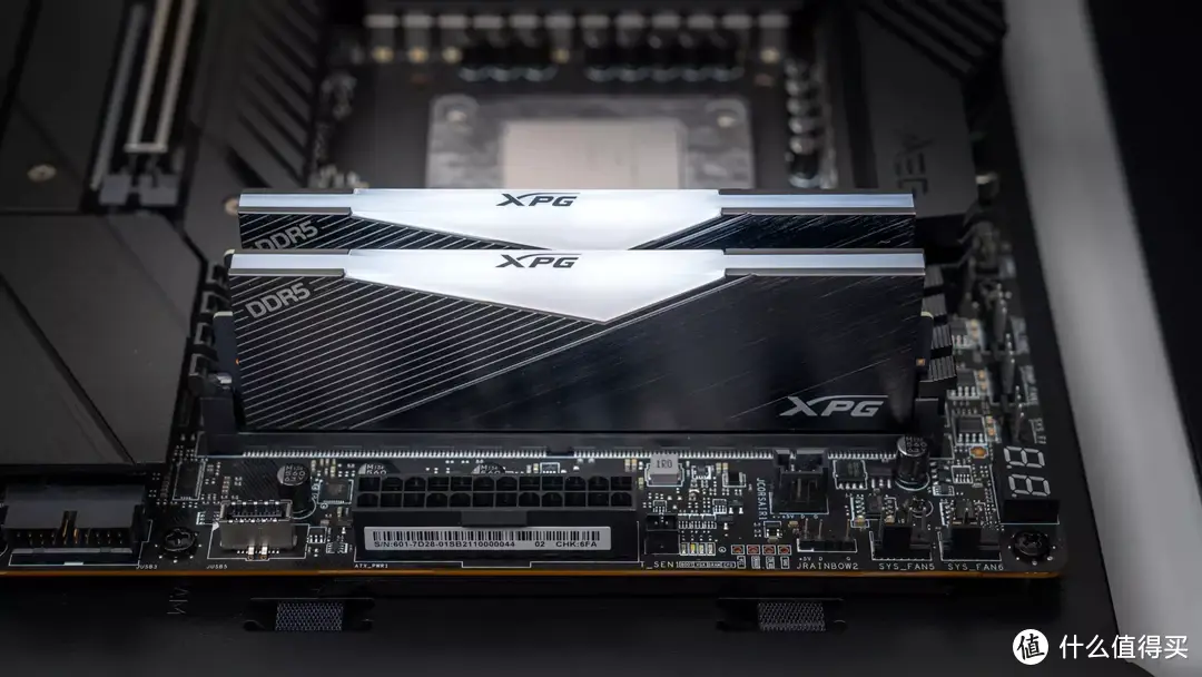 电脑配件那些事 篇十：电压不锁可玩性较高——XPG龙耀LANCER DDR5 6000使用体验