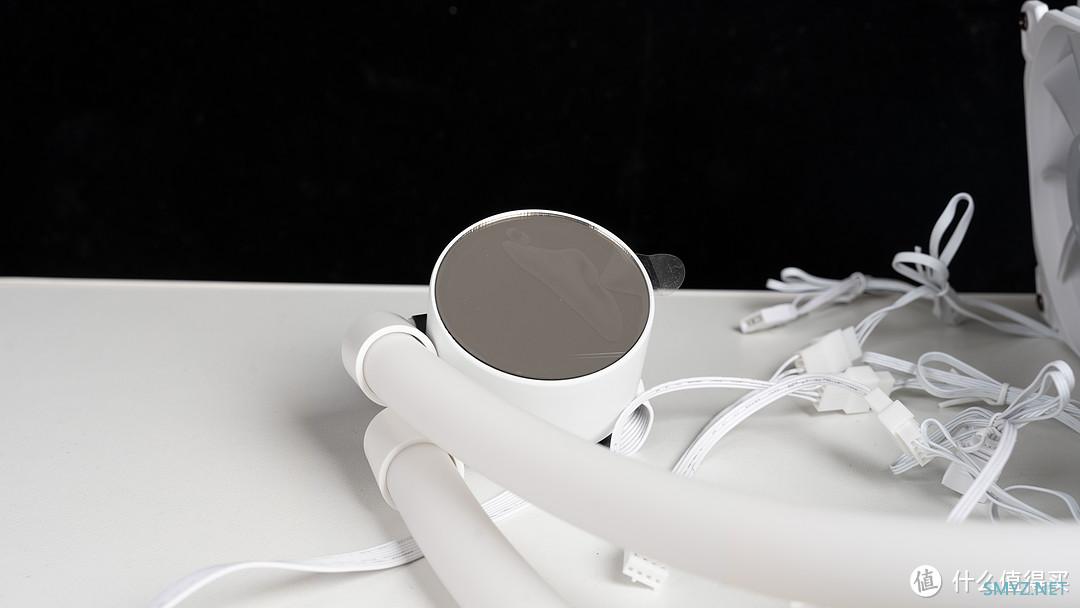 华硕冰立方AP201+全汉Hydro PTM X Pro 1000W装机分享—紧凑又强大的组合 华硕冰立方AP201+全汉Hydro PTM X Pro 1000W装机分享—紧凑又强大的组合