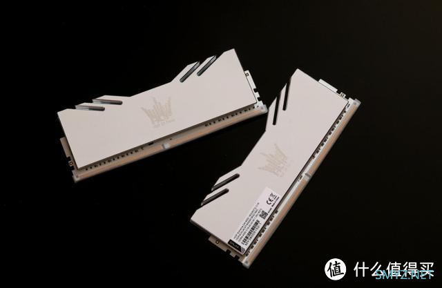 影驰 HOF EXTREME DDR4系列内存条性能出众,玩家优选 影驰 HOF EXTREME DDR4系列内存条性能出众,玩家优选