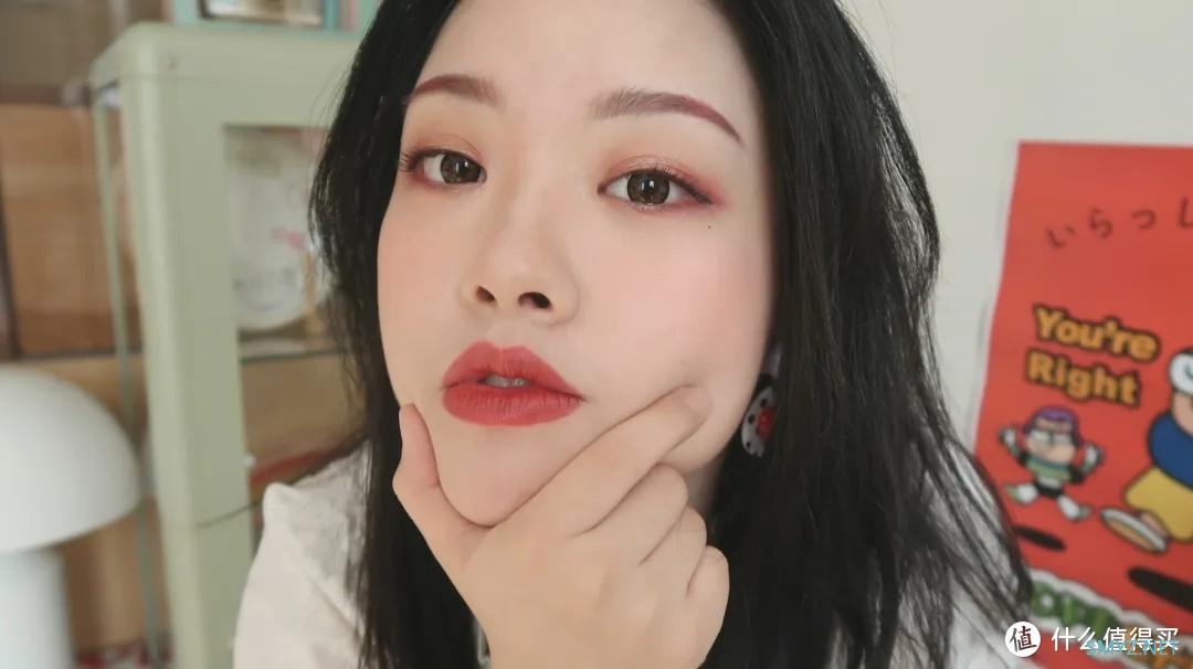 它真的很小巧！平时拍vlog视频就会非常轻便。