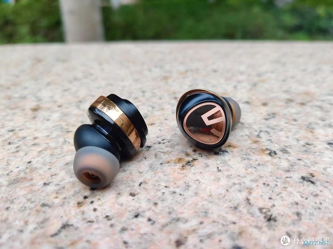 SoundPeats Opera05 评测:支持LDAC高清音频解码,音质和续航是亮点 SoundPeats Opera05 评测:支持LDAC高清音频解码,音质和续航是亮点
