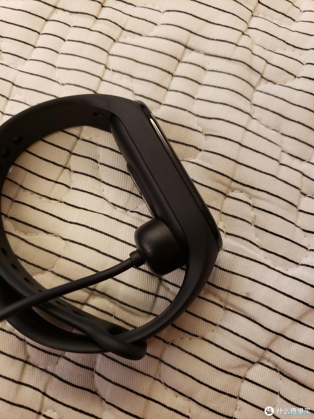 数码 篇十:虽然8代已上市,还是入了小米手环7。 数码 篇十:虽然8代已上市,还是入了小米手环7。