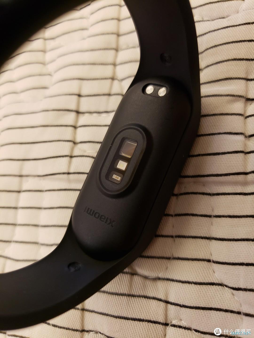 数码 篇十:虽然8代已上市,还是入了小米手环7。 数码 篇十:虽然8代已上市,还是入了小米手环7。