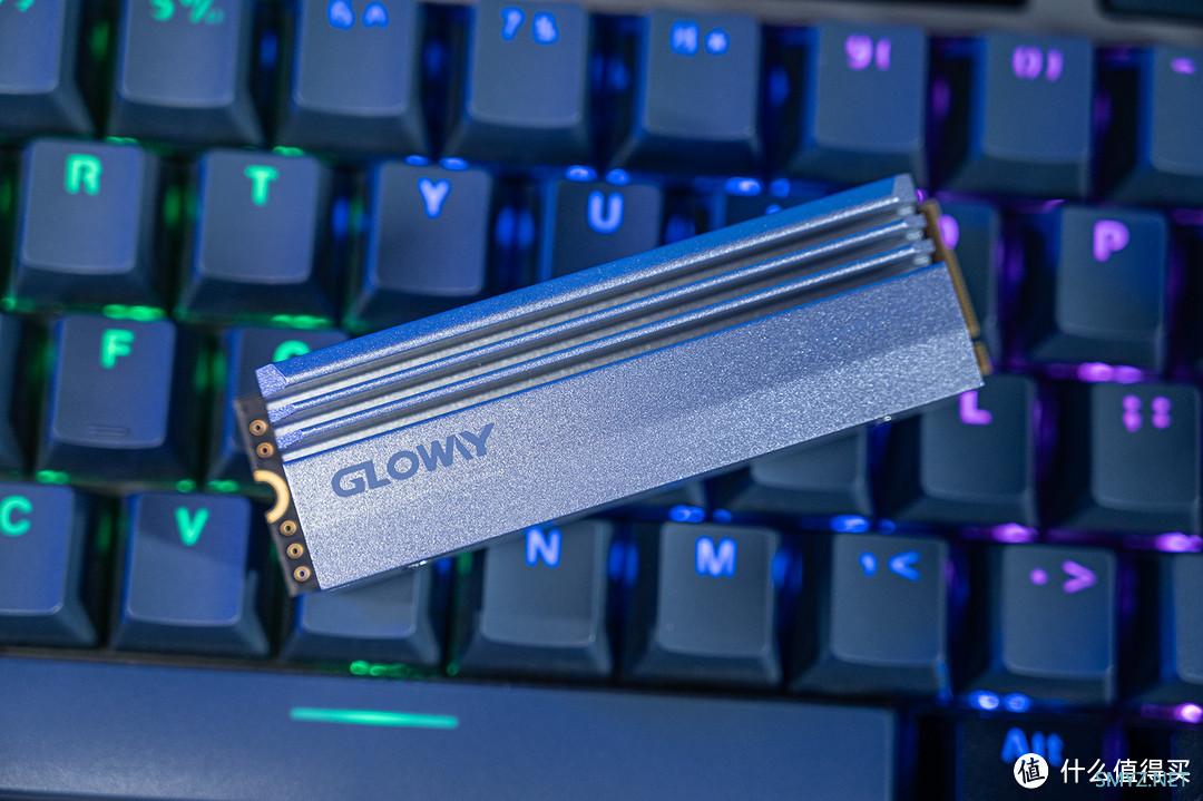 diy永不凋零 篇十九：手持光威 4TB SSD，回顾固态硬盘发展之路