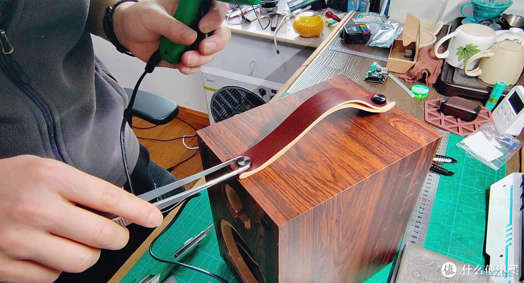 DIY 篇七十七：十几年前的旧音响改造成便携蓝牙音响，东成20V电池加成，堪称小巨炮
