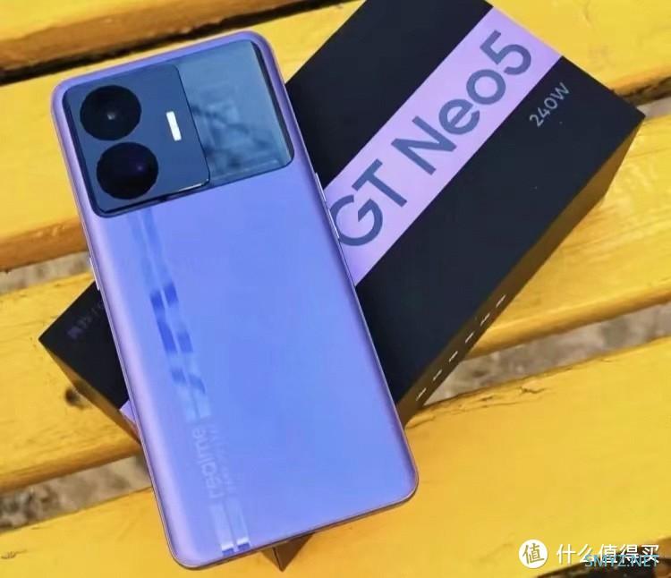 150W闪充+2160Hz+索尼IMX890，16GB+1TB版跌至2589元