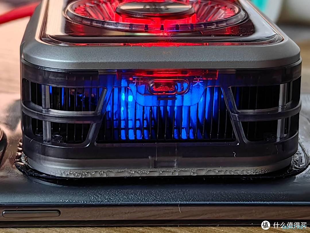 红魔磁吸散热器5 Pro：极速降温35度，炫酷散热新选择！