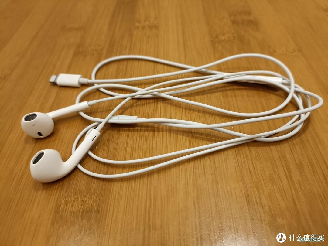 一戴上就爱上！EarPods线控耳机，你的音乐好伙伴